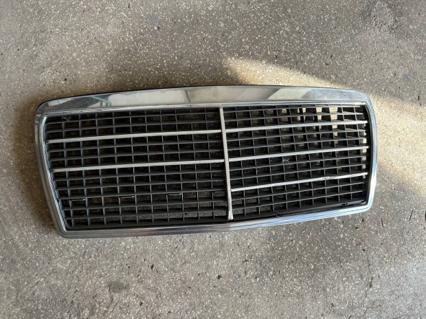 Mercedes Mercedes-Benz W124 gyári hűtőrács E-Class
