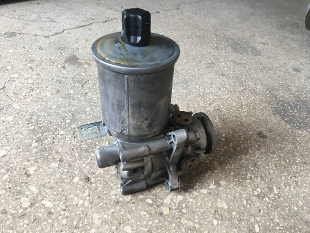 Mercedes Mercedes-Benz W124 gy�ri szerv� pumpa szerv�szivatty�