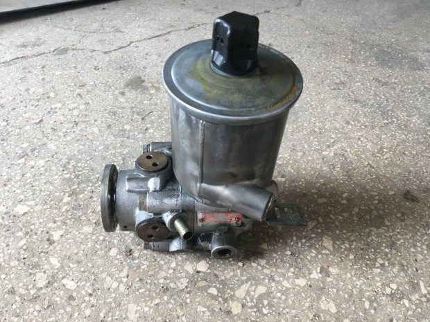 Mercedes Mercedes-Benz W124 gyri szerv szervszivatty pumpa