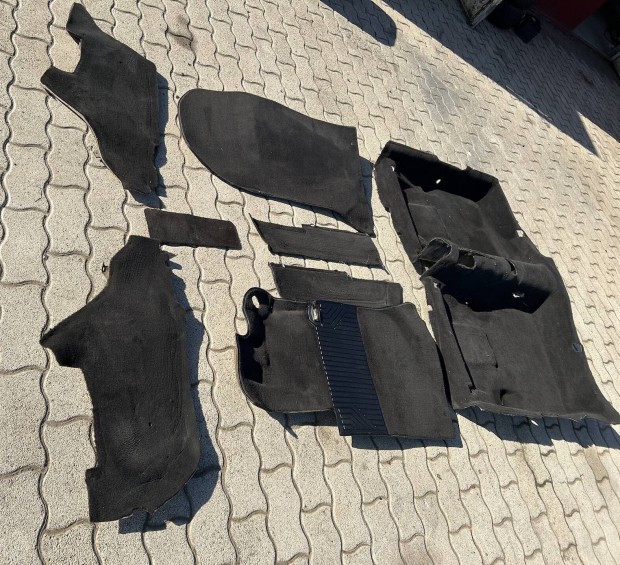 Mercedes Mercedes-Benz W124 gyári szőnyeg alsó kárpit szett