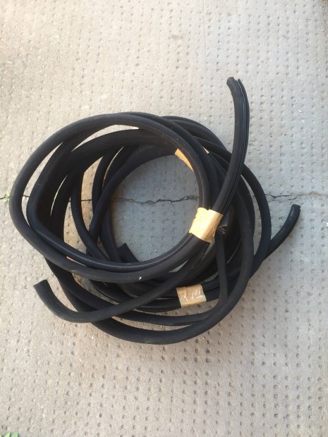 Mercedes Mercedes-Benz W202 sedan fekete plss ajtszigetels 