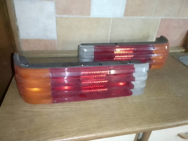 Mercedes R107 C107 h�ts� l�mpa szett