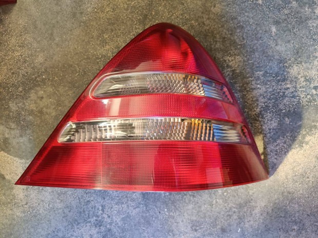 Mercedes R170 SLK jobb h�ts� l�mpa