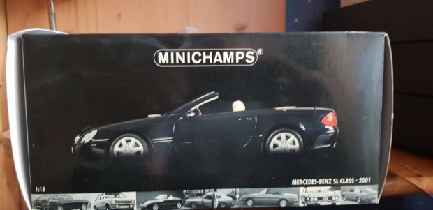 Mercedes SL 1:18 Minichamps