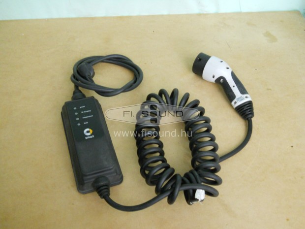 Mercedes Smart Adapter 240V,2,4 kw,10A,elektromos aut tlt