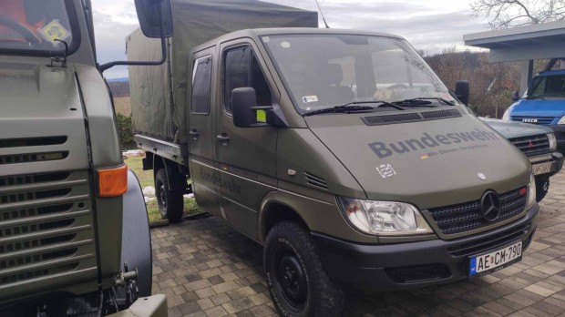 Mercedes Sprinter 4x4 Nmet katonai Bundeswehr terepes 2.8-t s vonho