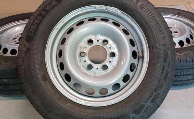 Mercedes Sprinter 6x130 6,5x16 ET62 225/65 R16 C nyári gumik 4db
