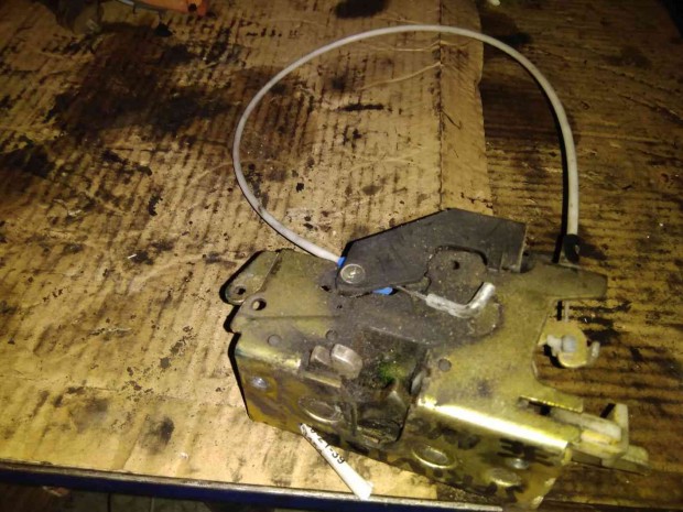 Mercedes Sprinter Jobb Els� Ajt� Z�rszerkezet