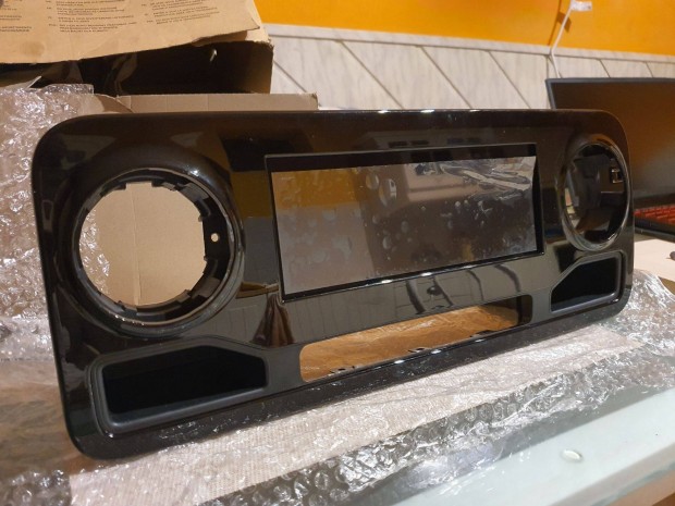 Mercedes Sprinter W907 W910 - 10,5" Mbux kijelz kperny A9078208401