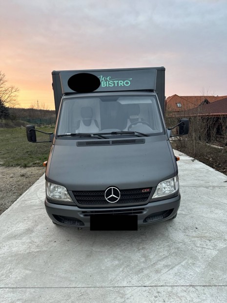 Mercedes Sprinter bfkocsi Food Truck