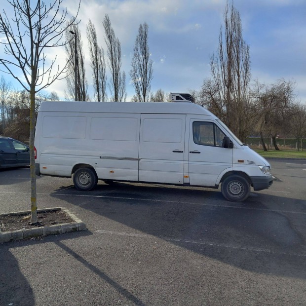 Mercedes Sprinter elad