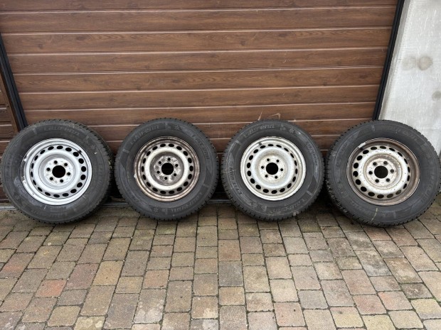 Mercedes Sprinter felni, t�li gumi