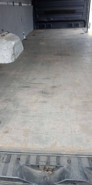 Mercedes Sprinter w906 belső oldalfal és padló burkolat (4,7 méteres)