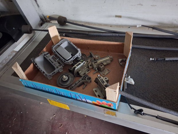 Mercedes Sprinter w906 fel�j�tott h�ts� ajt�