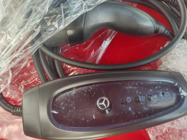 Mercedes Új 220v Othoni töltő