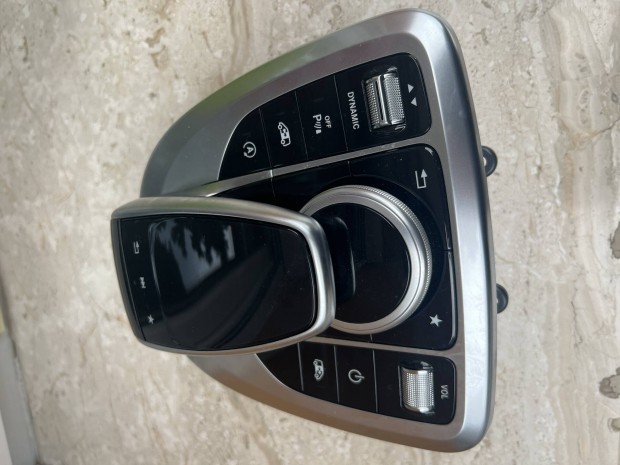 Mercedes Vclass 447 konzol.