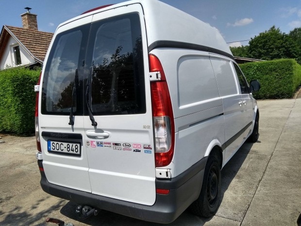 Mercedes Vito 111 CDI Uni Nincs fa . Magastott . 2T vonhorog