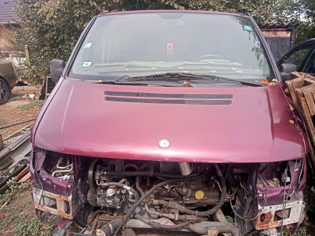 Mercedes Vitó 112CDI karosszéria elemekk