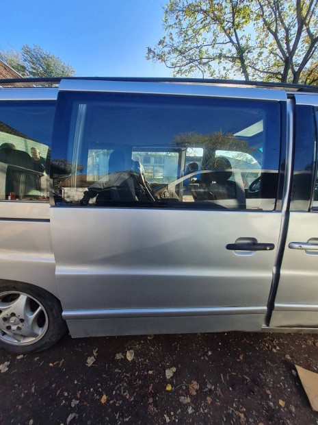 Mercedes Vito 638 jobb oldali tolajt