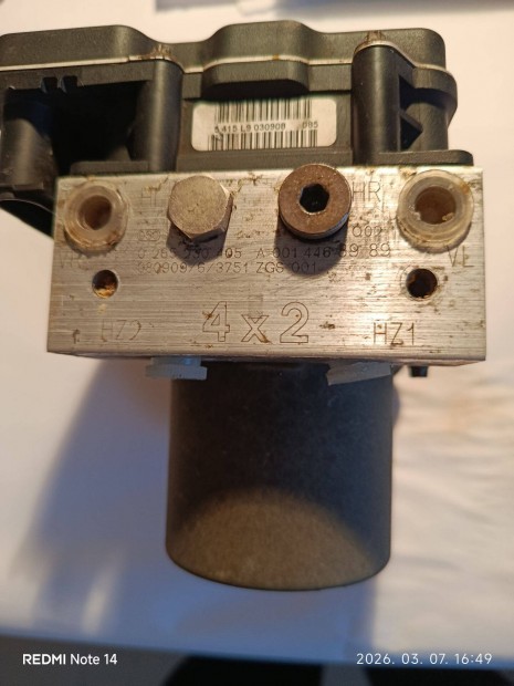 Mercedes Vito 639 ABS kocka elad�