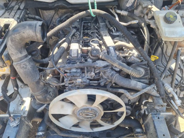 Mercedes Vito 639 OM651 motor fztt blokk hengerfejjel