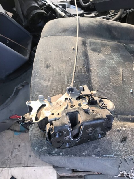 Mercedes Vito 639 ajt�z�r szerkezet