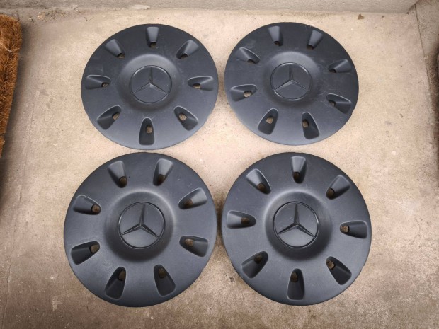 Mercedes Vito A639 dsztrcsa csavar takar kupak a6394010825