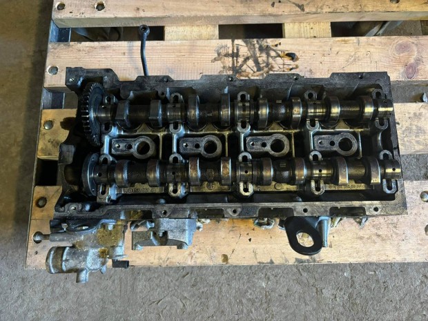 Mercedes Vito W203 W204 W211 hengerfej vezrmtengely 2.2 CDI 