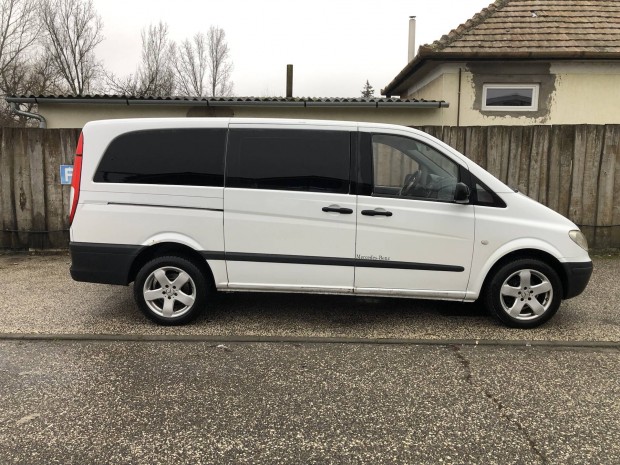 Mercedes Vito W639 oldal veg 