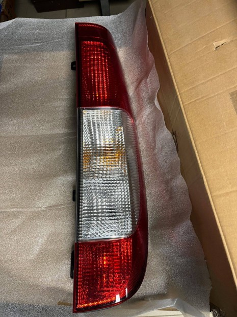 Mercedes Vito, Viano manu�l v�lt�kulissza �s h�ts� l�mpa �j