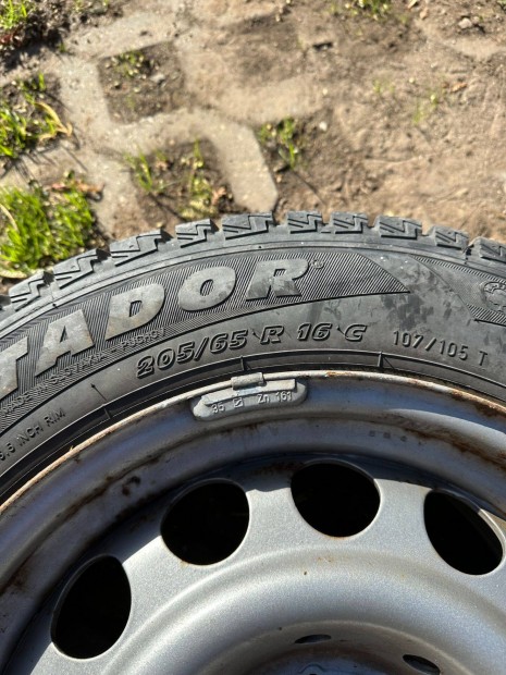 Mercedes Vt tligumigarnitra felnivel