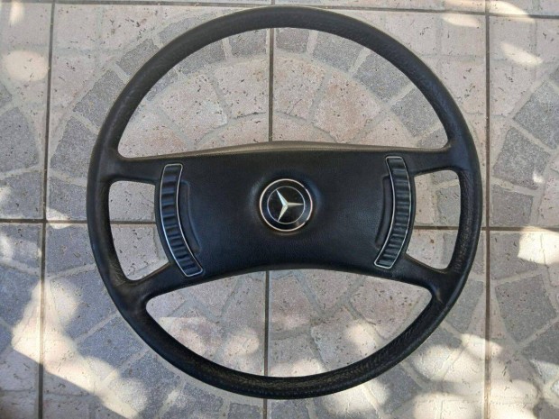 Mercedes W107 R107 kormány