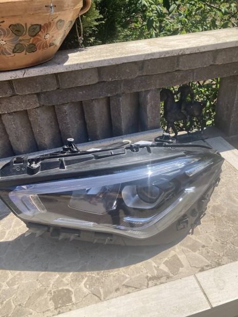 Mercedes W118 CLA Led fényszóró (2019- )A1189062500