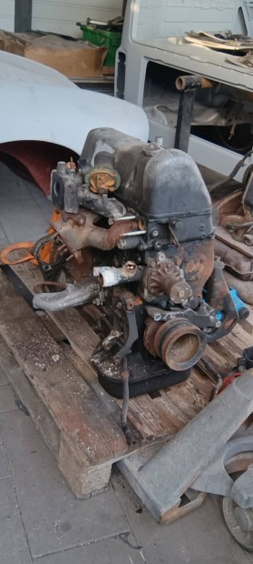 Mercedes W123 coupe alkatr�szek