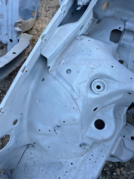 Mercedes W123 els� torony lemezek