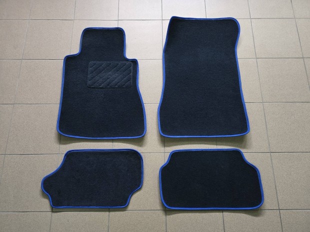 Mercedes W123 sz�vet aut�sz�nyeg garnit�ra, �j �llapot�