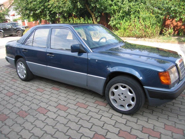 Mercedes W124