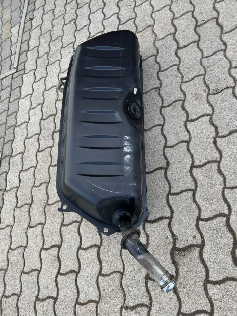 Mercedes W124 gyári nagy méretű túra tank üzemanyag tartály