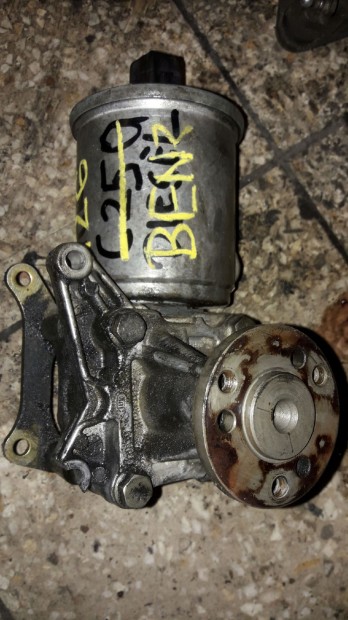 Mercedes W126 Korm�nyszerv� Szivatty�