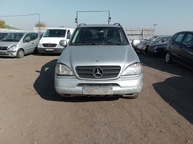 Mercedes W163 - ML-class 270 cdi 1999 bontott minden alkatrésze eladó