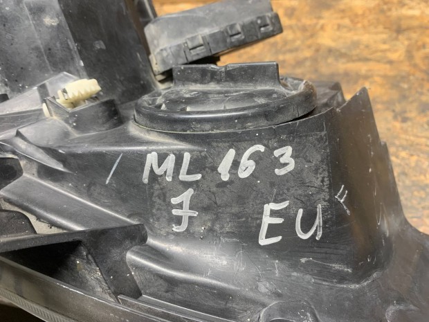 Mercedes W163 motor és kaszni alkatrészek