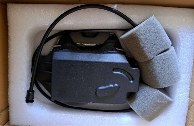 Mercedes W164 ML X164 GL W251 R csomagt�r z�r