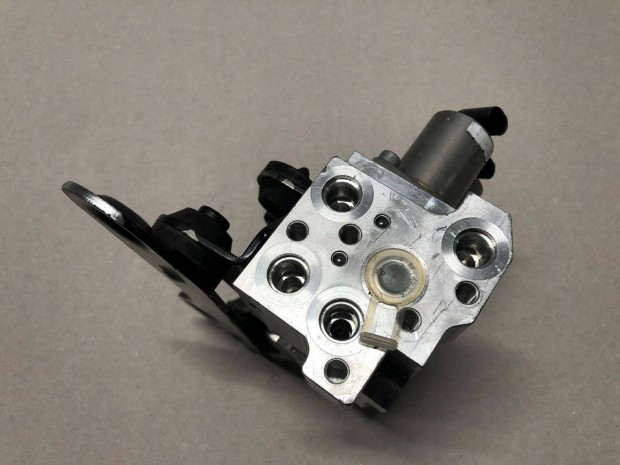 Mercedes W166 - ML, GL-class bontott Hidraulikus szelep eladó