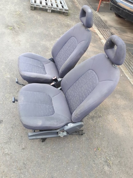Mercedes W168 első ülés