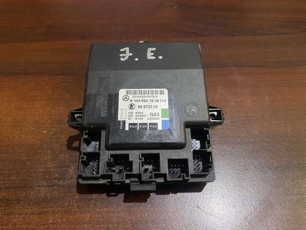 Mercedes W169-245 jobb els� k�zponti z�r modul A1698207026 elad�