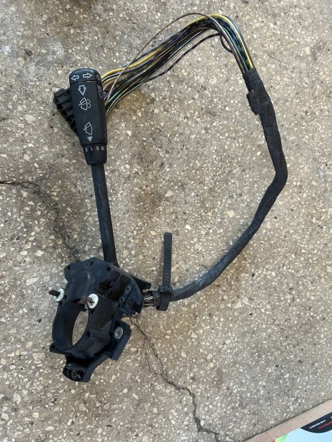 Mercedes W201 190 gyri bajuszkapcsol irnyjelz kapcsol index kar