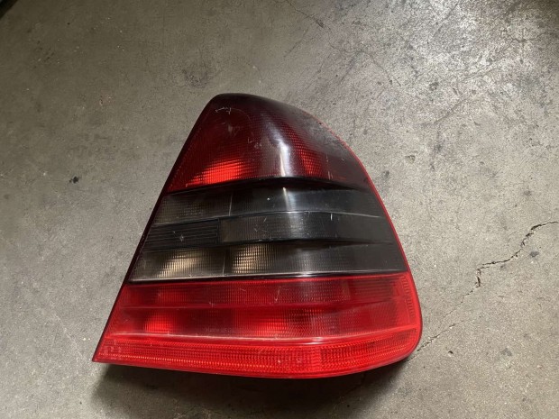 Mercedes W202 jobb hátsó lámpa, füst A2028203664 eladó