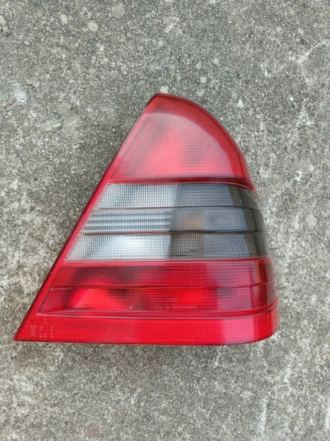 Mercedes W202 jobb h�ts� l�mpa elad�