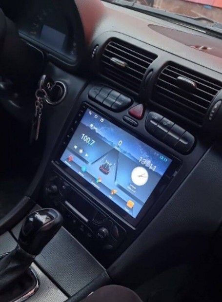 Mercedes W203 Carplay Multimédia Android GPS Rádió Tolatókamerával