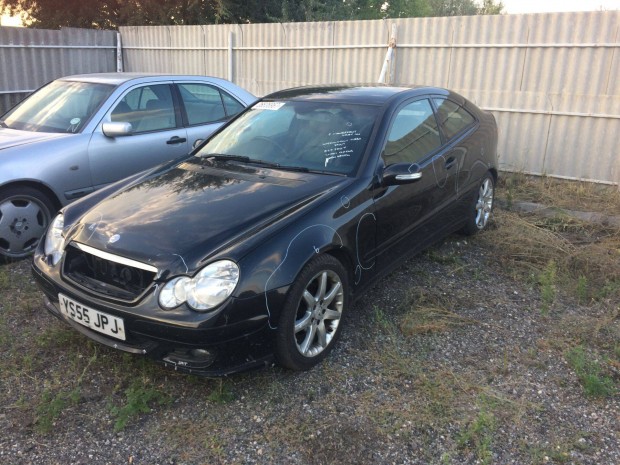 Mercedes W203 - C-class 220 cdi coup fekete bontott mindene elad